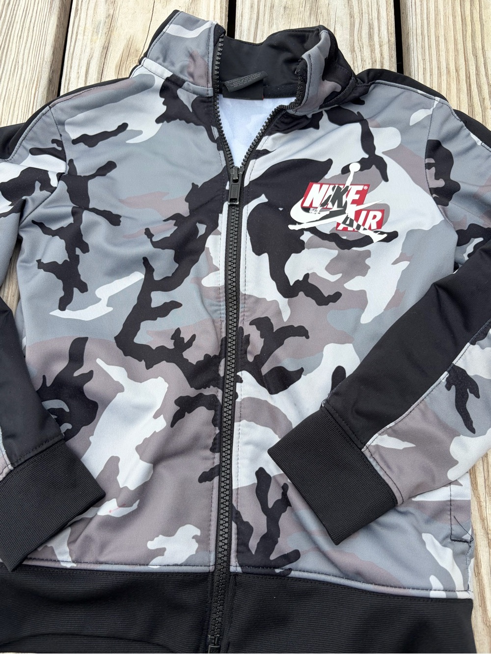 Air Jordan Nike Boys Gray Camouflage Polyester Jacket Size Large 6-7 Years Flaw - Picture 4 of 11